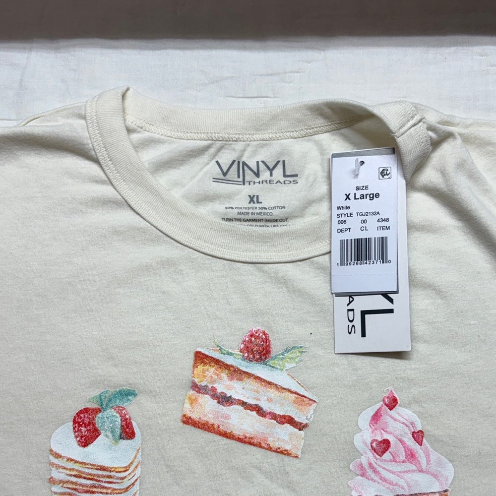Vinyl Threads Women's XL Sweet Treats Graphic T-Shirt, Cream NWT‎ - Picture 4 of 7